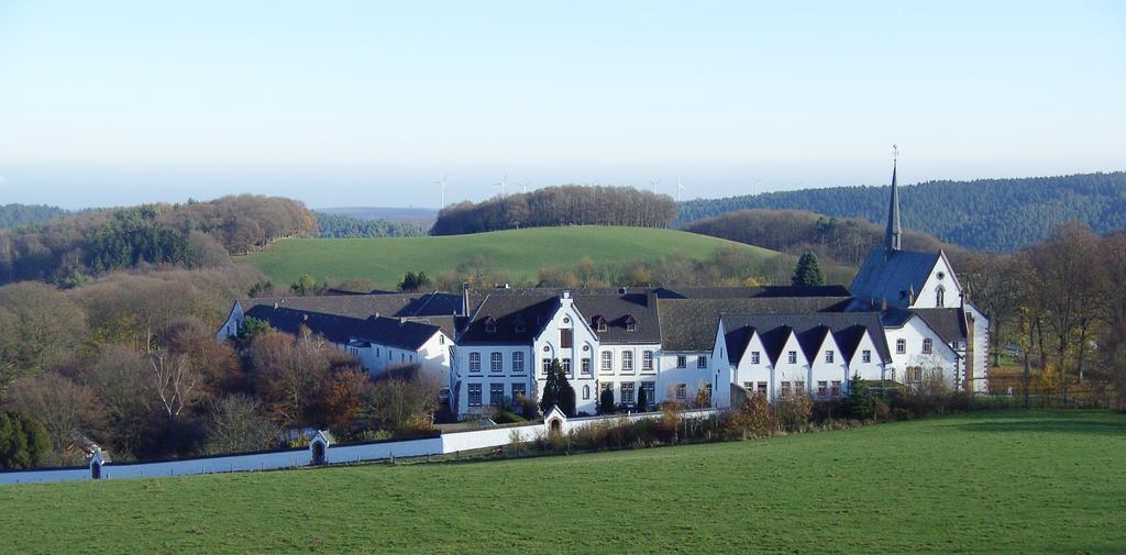 Hotel Restaurant Schmidter Bauernstube Nideggen Kültér fotó