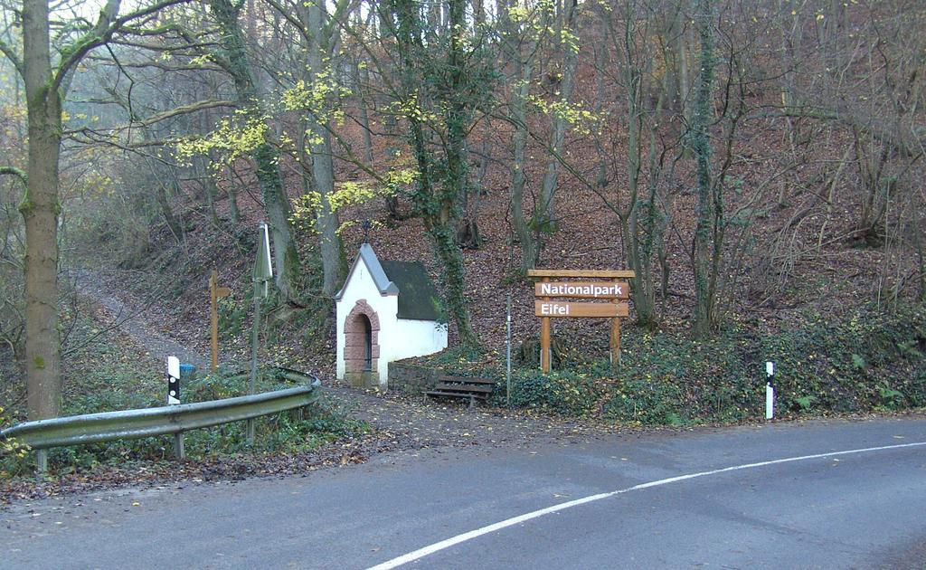Hotel Restaurant Schmidter Bauernstube Nideggen Kültér fotó